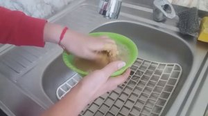 Промывание пшена. Как убрать горечь из пшена. Как промыть пшено перед приготовлением.