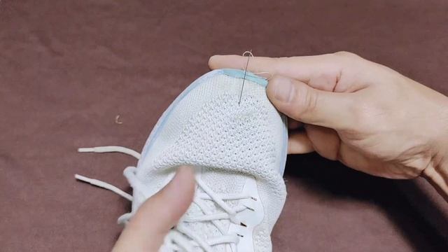 You can repair a puncture on your shoes without leaving any traces with just a needle and thread смотреть онлайн