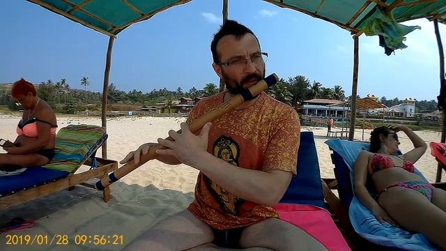 Бансури по русски. Упражнение разминка для 1 пальца. Пляж Арамболь в ГОА смотреть онлайн