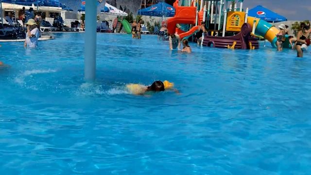 Поход в аквапарк Акваленд и прощание с морем. смотреть онлайн