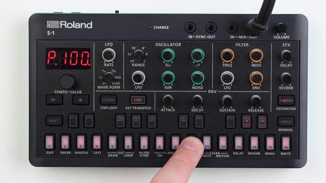 Roland AIRA Compact S-1 // a mini synth with a hidden super power! смотреть онлайн