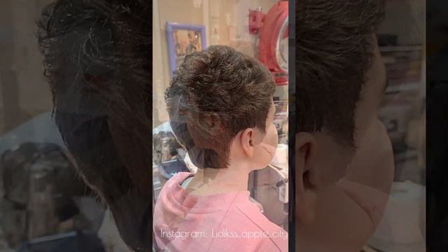 Короткая женская стрижка на кудрявый волос ?♀️Short haircut for curly hair. смотреть онлайн
