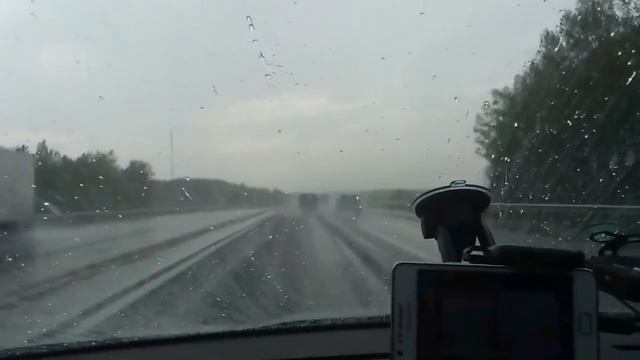 Нано покрытие Аквастоп в действии на лобовом стекле смотреть онлайн