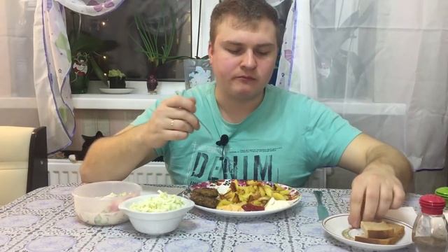 Домашний обжор | Щи | картошечка с котлетками и салатики мукбанг Soup Ne Asmr Eating Realsound