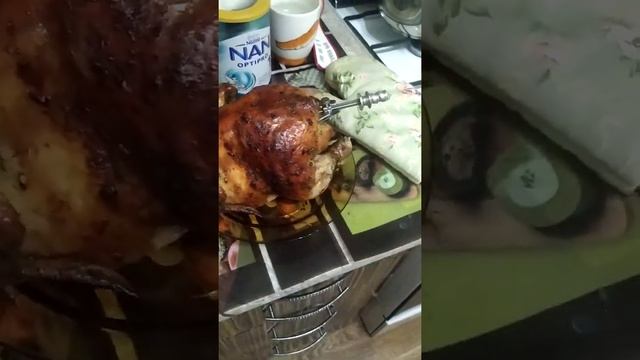?Курица в духовке приготовилась смотреть онлайн