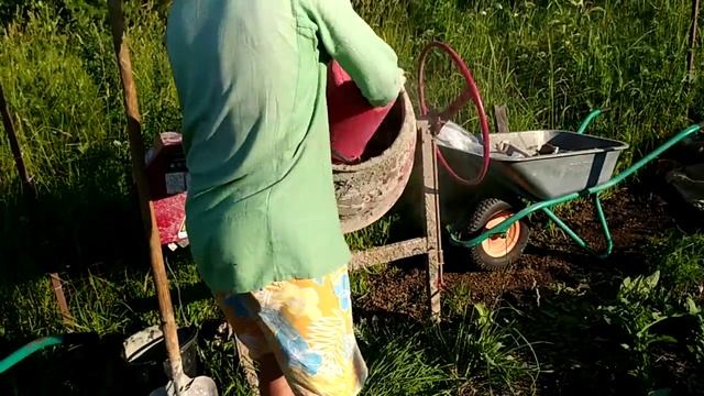 Как замесить бетон - быстро, просто и легко. Третий этап строительства питомника. смотреть онлайн