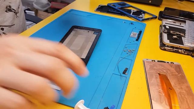 Samsung A7 2018 (A750) Разбор и замена экрана. смотреть онлайн