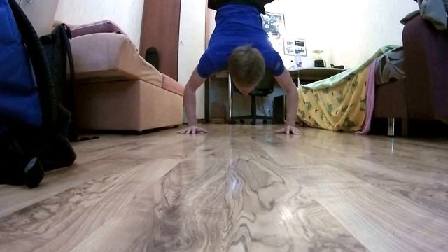 Отжимания в стойке на руках смотреть онлайн