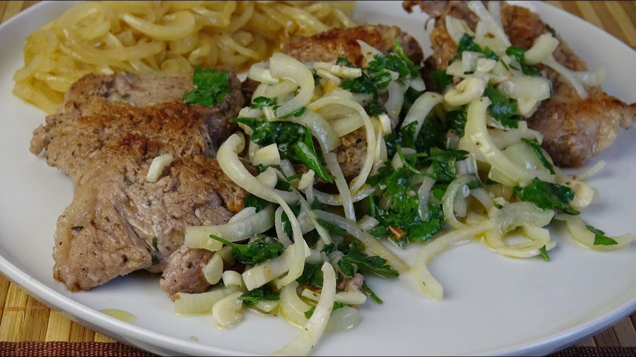 Отбивные с карамелизированным луком. Джейми Оливер: Блюда из мяса. смотреть онлайн