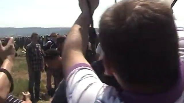 Казаки защищают поклонный Православный крест смотреть онлайн