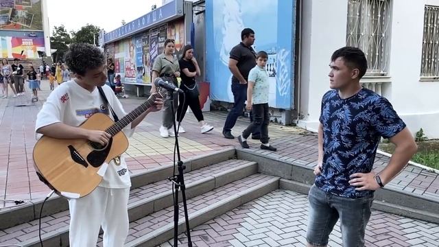 ГИТАРИСТ притворился НОВИЧКОМ с УЛИЧНЫМИ МУЗЫКАНТАМИ #3 Ft. Гитара с Нуля (720p).mp4