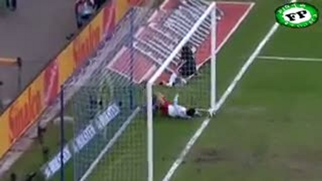 Мега ржачь!!! Вот так надо играть в футбол!!! смотреть онлайн