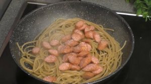 Простой рецепт спагетти на сковороде с мясной колбасой ♥ Быстро и вкусно