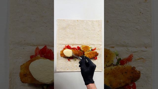 Шаурма с рыбой и халапеньо