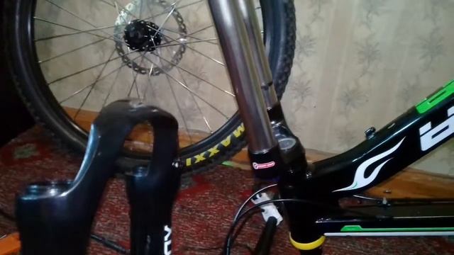 SR Suntour XCR 32 внутри смотреть онлайн