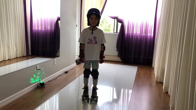 Roller skate lesson in Russian Announcement: Ходьба крабиком и растяжка на роликах с Эми 1 смотреть онлайн