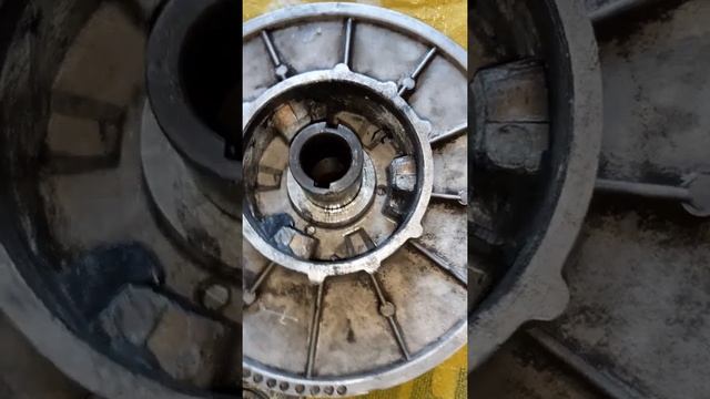 Снегоход Тайга , ведомый вариатор , 6 домиков , поломка . Нового образца ! смотреть онлайн
