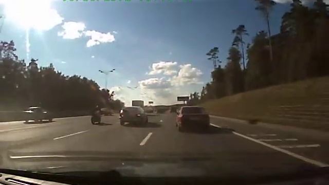 мотоциклист вытворяет на мкаде смотреть онлайн