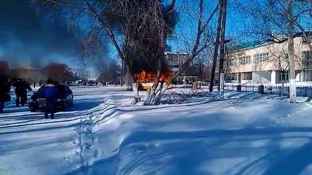 Вот так горят китайские автобусы смотреть онлайн