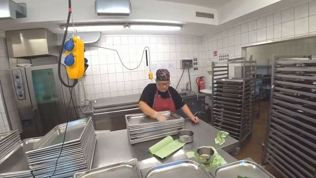 Как готовят Пиццу в Германии /Wie machen wir Pizza смотреть онлайн
