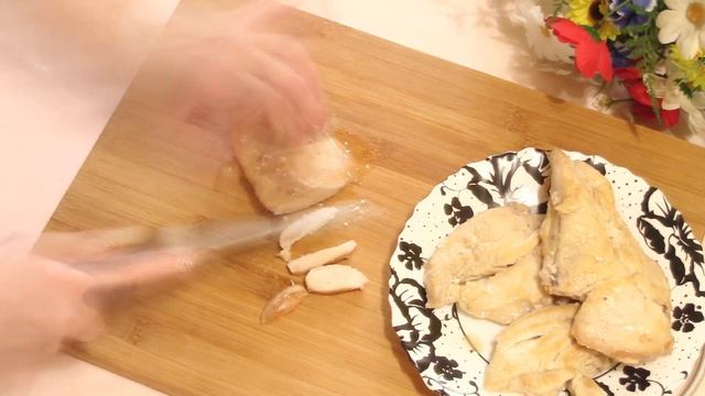 МИНИМУМ Ингредиентов, МАКСИМУМ Вкуса. ПРОСТОЙ, ОЧЕНЬ Вкусный Салат с КУРИЦЕЙ и ГРИБАМИ. смотреть онлайн