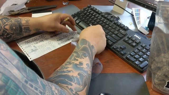 Unknown Coatings - Ep 67 - How to Powder Coat Logos смотреть онлайн