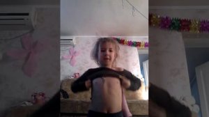 Лайфхак - Как снять и одеть футболку одновременно