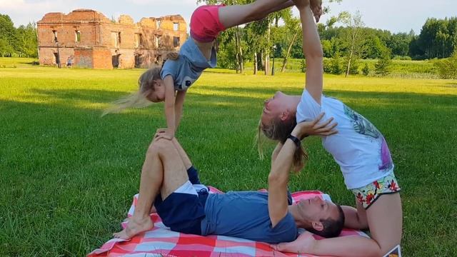Йога челлендж в троём / Extreme Yoga Challenge ! смотреть онлайн