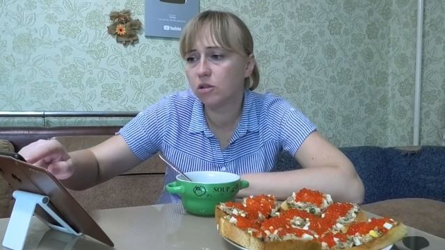 Квартира за три года, Было время...Мукбанг Уха и бутерброды с икоркой, Супчик грибной смотреть онлайн