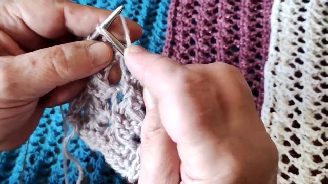 ЗАМЕЧАТЕЛЬНЫЙ АЖУРНЫЙ УЗОР СПИЦАМИ МК смотреть онлайн