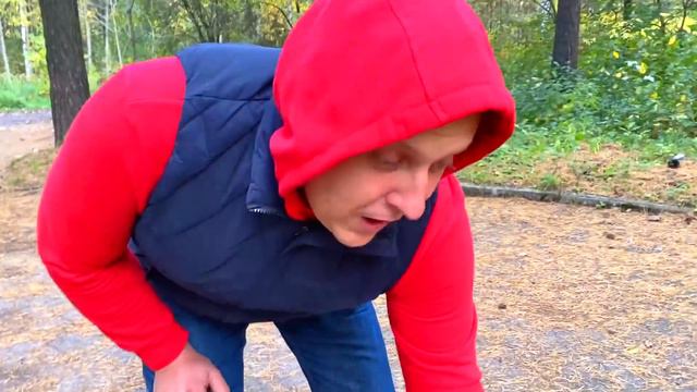 СИРЕНОГОЛОВЫЙ ПРИСЛЕДУЕТ ШЕРЛОКА. ШЕРЛОК И БАТЯ БРОСИЛИСЬ В БЕГА. БРОС ШОУ ПЕТ