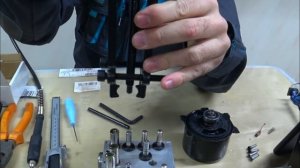 ABS.Подробное видео как снять и разобрать моторчик.