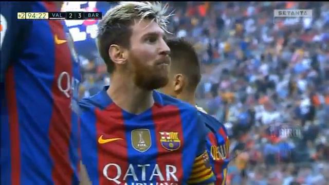 Валенсия Барселона - бутылка в игроков видео смотреть онлайн