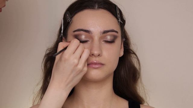 Cool Toned Soft Glam Bridal Look| Bridal Makeup Look| Carmen Antoche смотреть онлайн