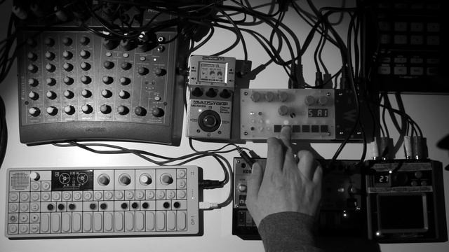 Jam with Teenage Engineering OP-1, MicroGranny 2.0 & Volca Bass смотреть онлайн