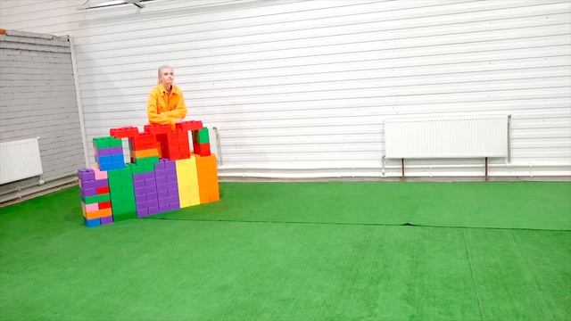 AMONG US в реальной жизни! Мы попали в игру!! смотреть онлайн