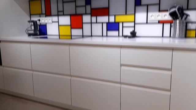 Кухня с рисованной скиналли смотреть онлайн