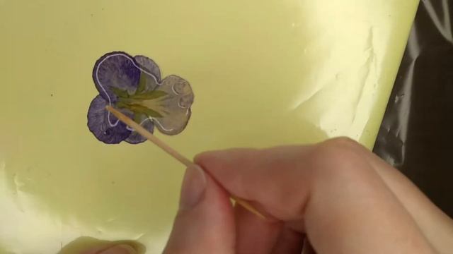 Анютины глазки и эпоксидная смола.От семя до украшения . смотреть онлайн