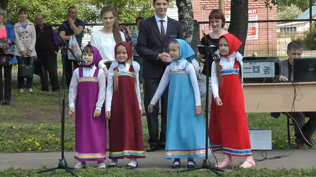 пгт Пижанка Кировской обл.Последний звонок Супер Малышки 1класс смотреть онлайн