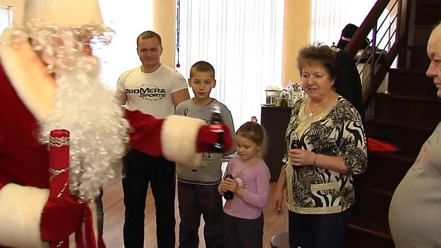 Дед Мороз и Супер внучка Снегурочка, а так же овечка Василиса смотреть онлайн
