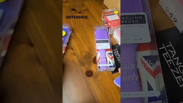 Tangle Teezer brush comparison | The Ultimate Detangler v/s Naturally Curly Detangling Brush смотреть онлайн