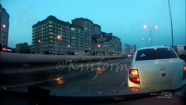 Конфликт с Yandex taxi'стом в Сургуте смотреть онлайн