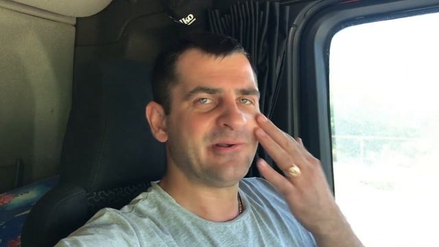 Загрузил 20т мела! Навигатор ведёт в тупик! Пробил на прицепе покрышку! смотреть онлайн