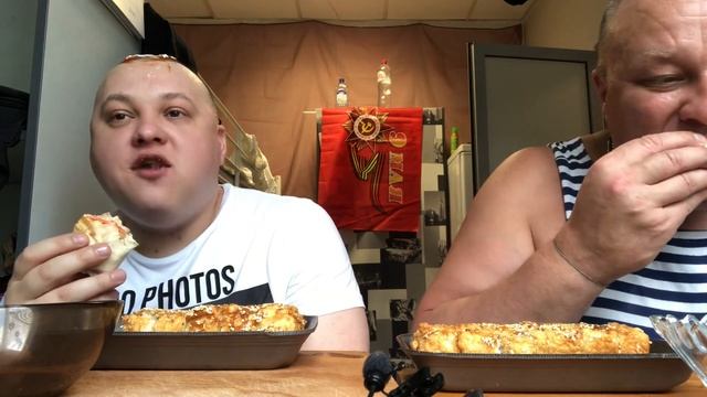 Рол запечённый с лососем и сыром шаурма мукбанг MUKBANG