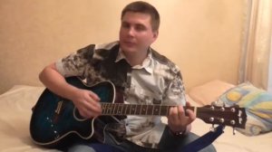Ты стоишь одна у парапета