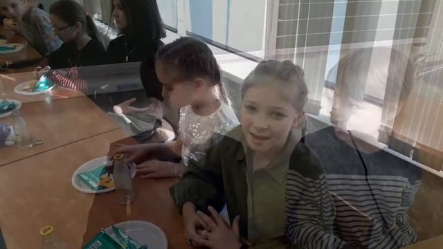 Новогодняя открытка 4-Б класса смотреть онлайн