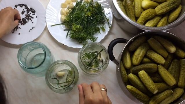 Я все делаю не так, но мои огурцы обожаю все родственники Маринованные Хрустящие огурчики на зиму смотреть онлайн