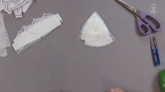 Подготовка деталей чашей перед сшиванием | Как сшить Корсет Бюстье? Часть 5 смотреть онлайн