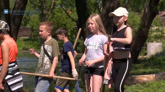 На Орудьевском водохранилище прошел субботник по благоустройству смотреть онлайн