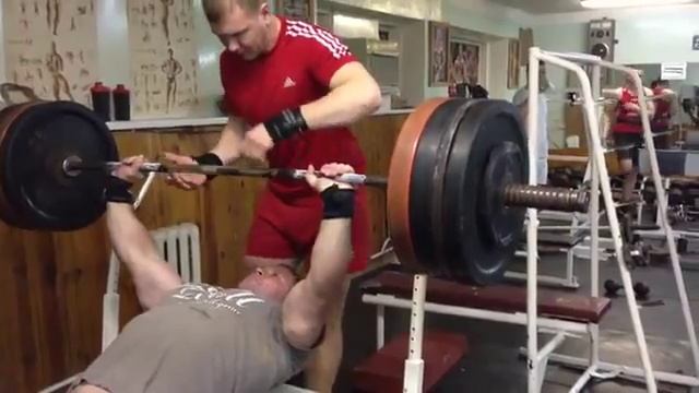 Александр Курак, жим под углом - 200 кг на 2 раза, подготовка к сезону - 2015. смотреть онлайн